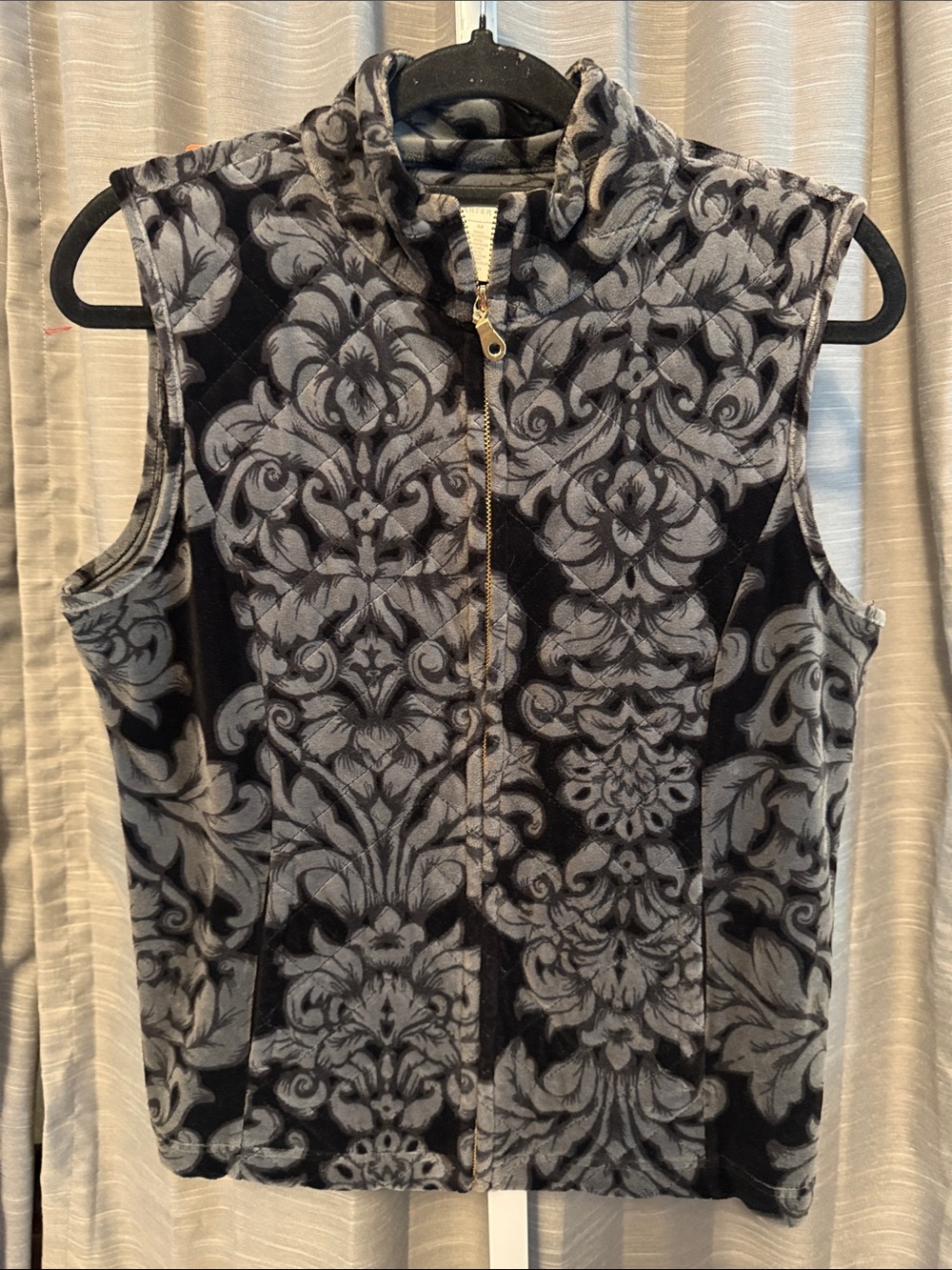 Charter Club Black & Gray Printed Velvet Vest